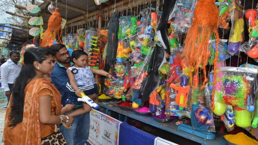 Surge in herbal colour price may spoil Holi fun
