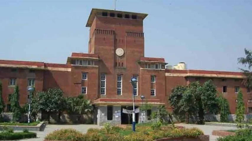 DU Online Open Book Exam Begins, Students Complain About Difficulty In Uploading Answer Sheets