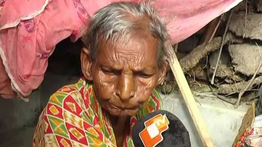 Abandoned By Four Sons, 82-Year-Old Woman Now Lives Inside Toilet