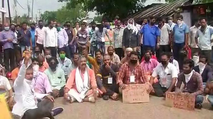 Odisha Motor Vehicle Drivers Stage Protest Demanding Compensation, Insurance