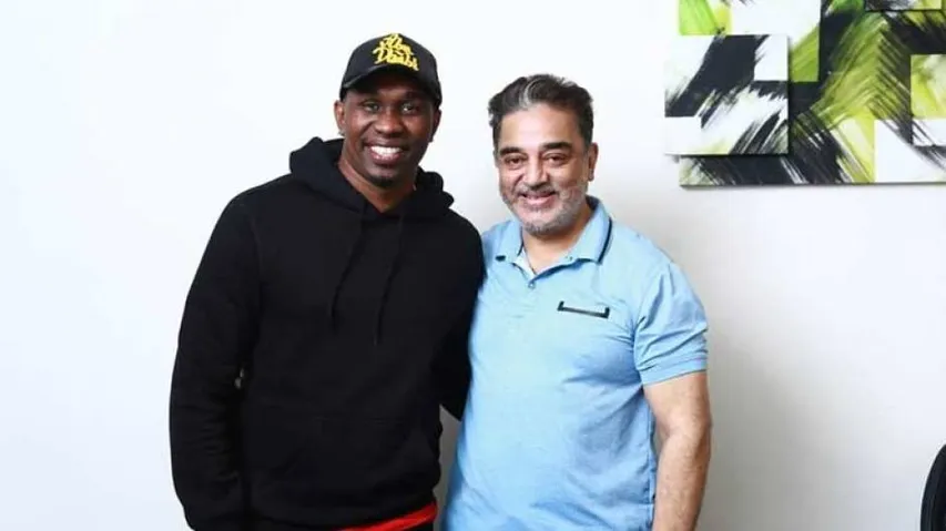 Dwayne Bravo Gifts Autographed T-Shirt To Kamal Haasan