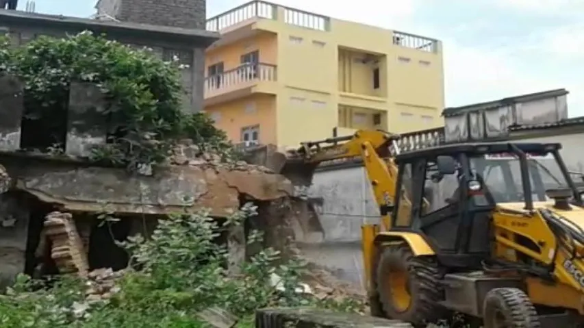 Old structure of historical Emar Mutt bulldozed
