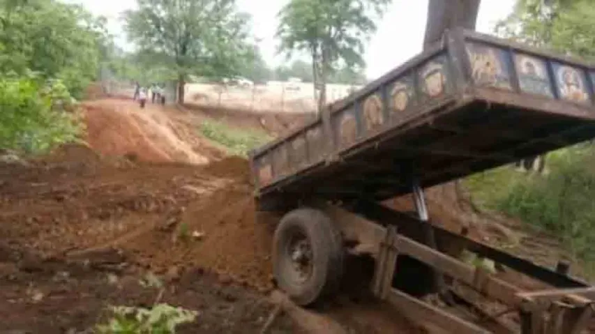 Tired of govt apathy, Odisha villagers complete pending road on Ranchi-Vijayawada corridor