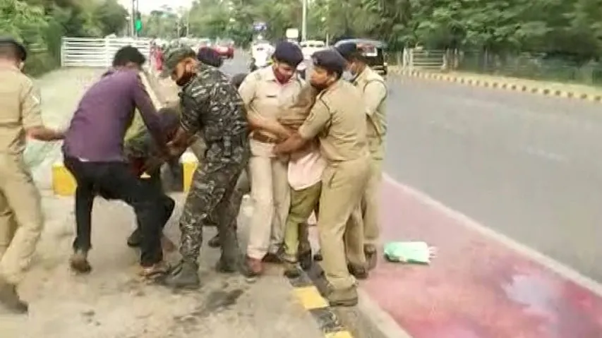 BREAKING: 3 Farmers Attempt Suicide In Front Of Odisha Assembly