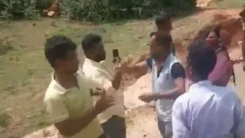 Kerala-Bound Bus Staff Beaten By Sarpanch In Kandhamal; Video Goes Viral