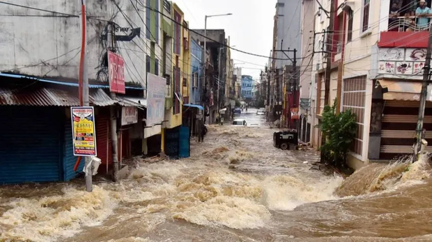 Hyderabad Floods: Affected Families To Get Rs 10K, TN Announces Rs 10 Cr Aid