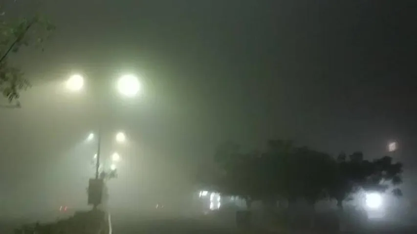 In Pics: Dense Fog Envelopes Several Parts Of Bhubaneswar