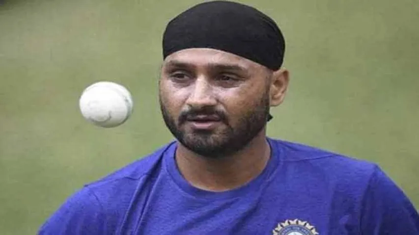 Bhajji 2.0: Girl Emulates Harbhajan's Bowling Action; Video Goes Viral
