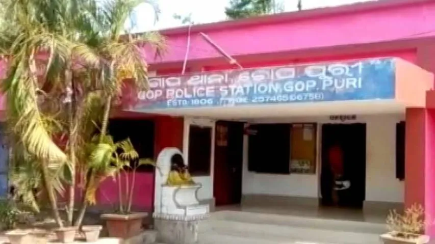 Gop IIC caught red-handed while accepting bribe