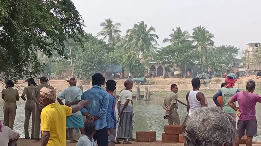 Bombs Hurled In Puri Village Over Distribution Of Fishing Exploits