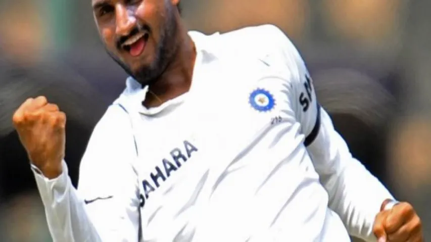 Bhajji plays a captain's knock as Pb recover against J&K