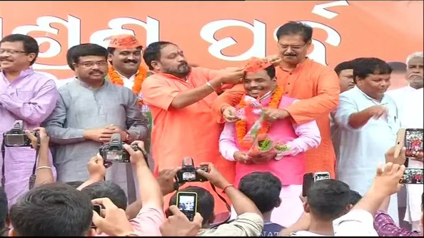 Comedian Harihar Mohapatra, Congress Angul president join BJP