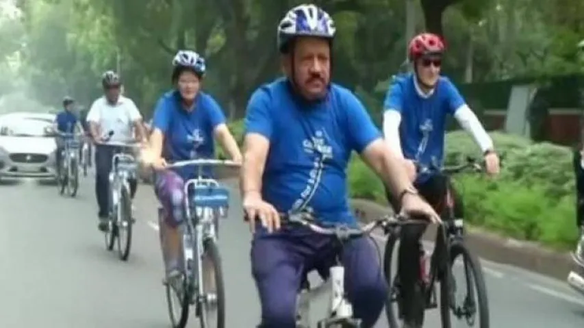 Harsh Vardhan cycles to WHO SEARO meet