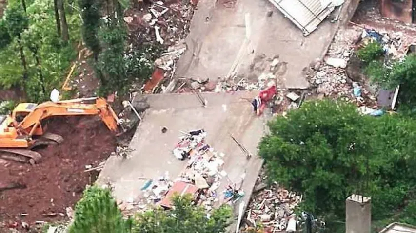 12 soldiers, civilian killed in Himachal building collapse