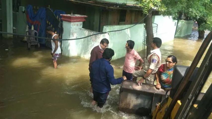 2 Killed As Heavy Rain Inundates Hyderabad Again