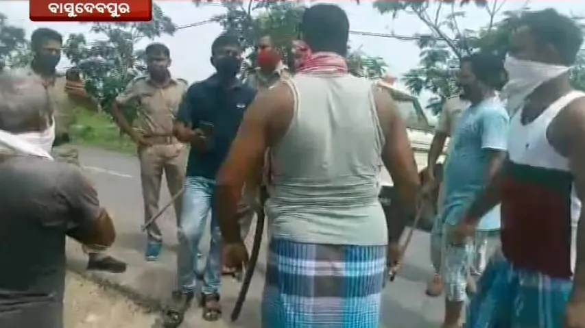 Odisha: Police Face Locals’ Ire During Mask Checking In Bhadrak 