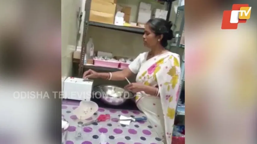 Nurse Demands Money From Pregnant Woman’s Relative In Odisha, Video Goes Viral