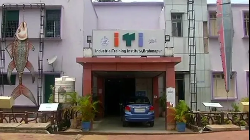 ITI Student Dies After Falling From Hostel Food Delivery Van