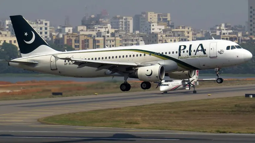 Pakistan Bans Air Travel For Unvaccinated Passengers
