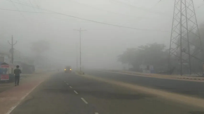 Dense Fog Engulfs Odisha, Including Cuttack And Bhubaneswar; Traffic Movement Affected 