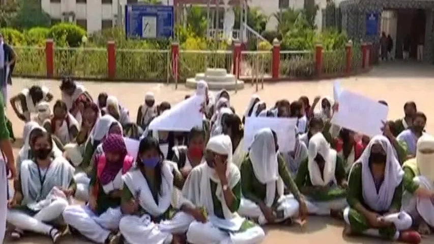Shailabala Students Demand Online Exams