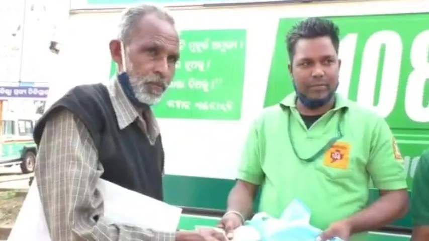 Honest Ambulance Driver Returns Cash Bag To Patient In Odisha’s Kandhamal, Earns Accolades 