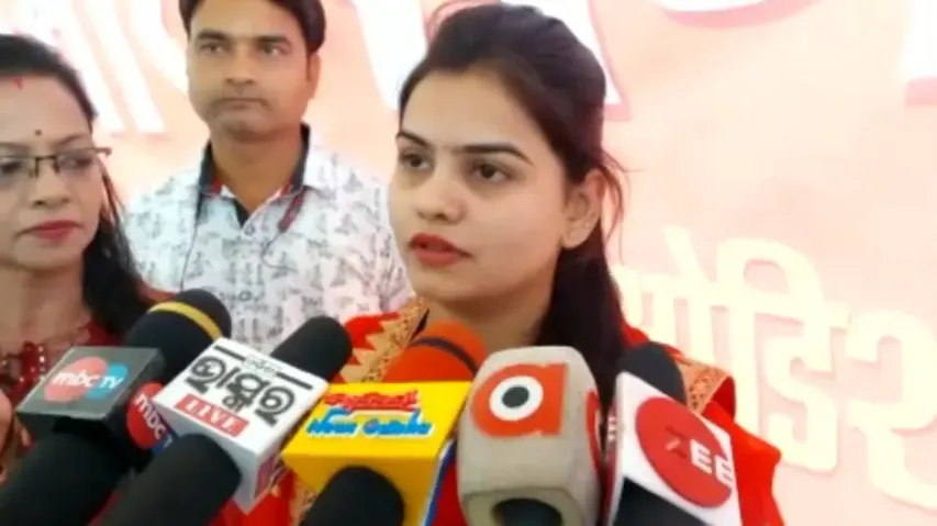 Girl Embraces Hinduism