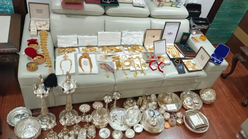 K'taka ACB Swoops Down On Touts; Swanky Homes, Designer Collections Among Finds