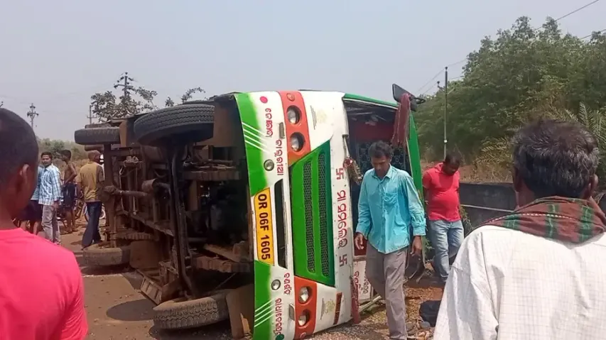20 Passengers Hurt As ‘Overcrowded’ Bus Overturns In Dhenkanal 