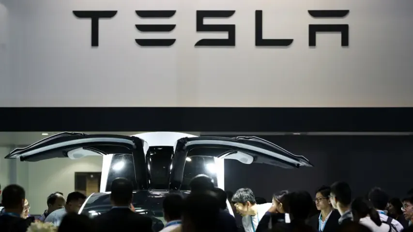 Tesla tests in-car Wi-Fi hotspot connectivity with major internet providers