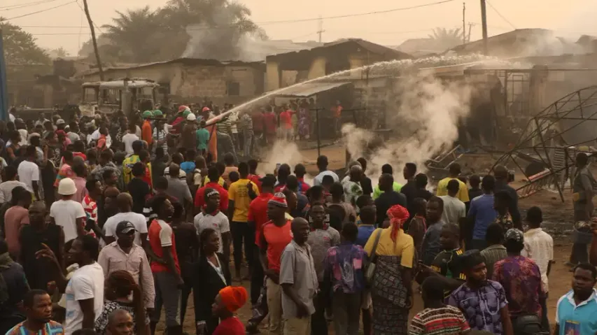 Explosion at Nigerian illegal oil refinery