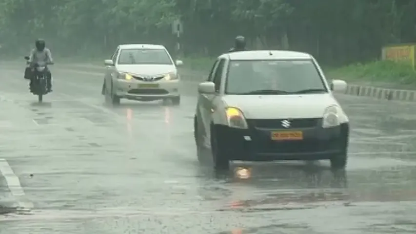 Cuttack, Bhubaneswar witness season’s first thunderstorm; 1 killed in lightning strike in Balasore