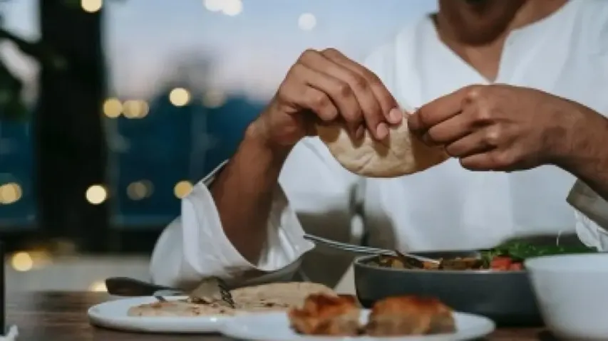 Cut calories, eat meals on time to live long and healthy