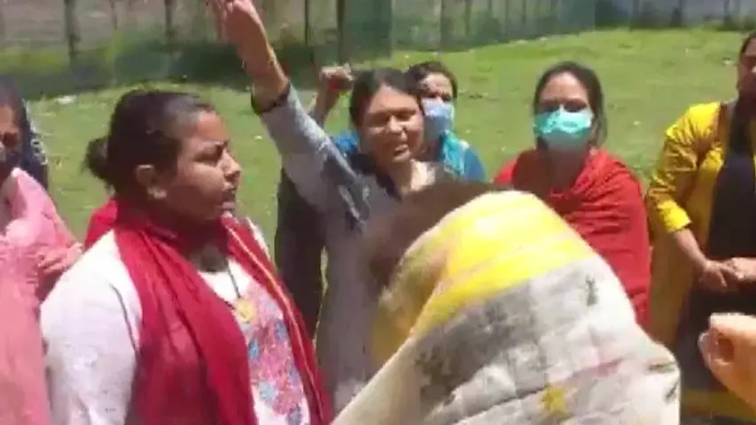 Terrorists kill Hindu teacher in J&K's Kulgam; Kashmiri Pandits threaten mass migration from valley