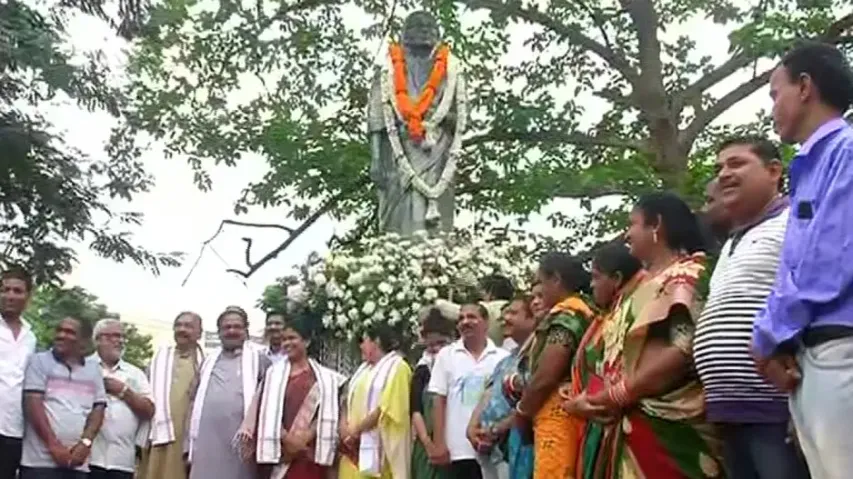 Nandini Satapathy's statue near Raj Bhawan, Bhubaneswar