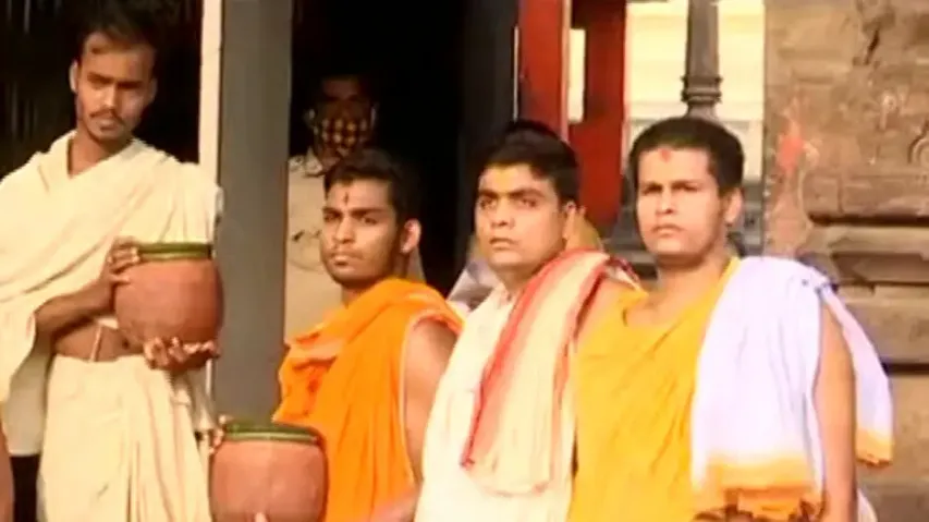 Phuluri Tela for cure of ailing Jagannath and His siblings 