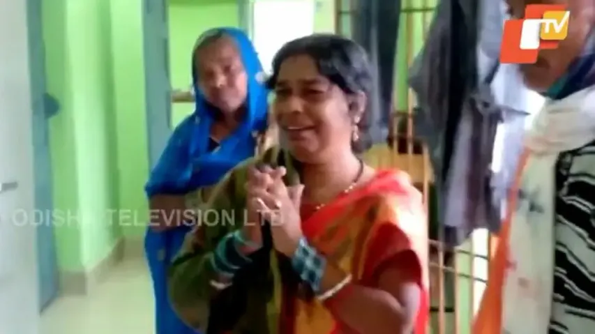 The woman begging to get back her child