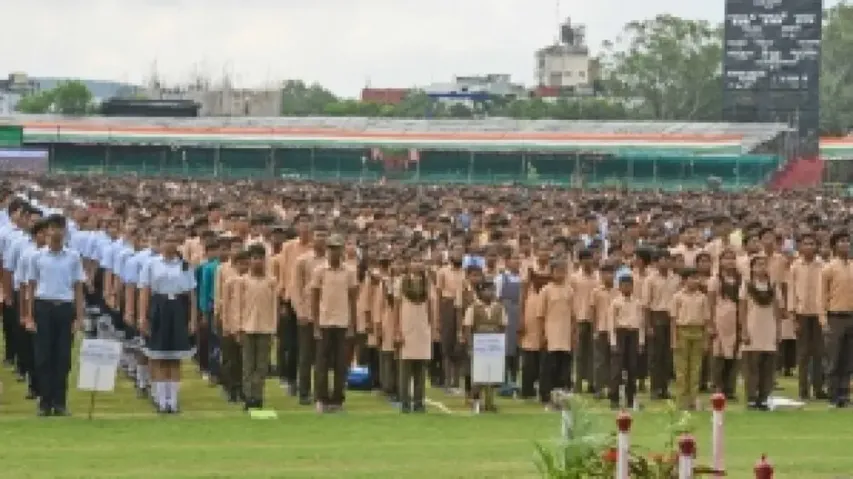 1 cr students sing patriotic songs to set world record in Rajasthan
