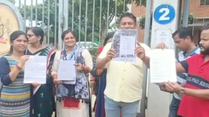 School students in Bhubaneswar locked in classroom over unpaid fees; parents demand action