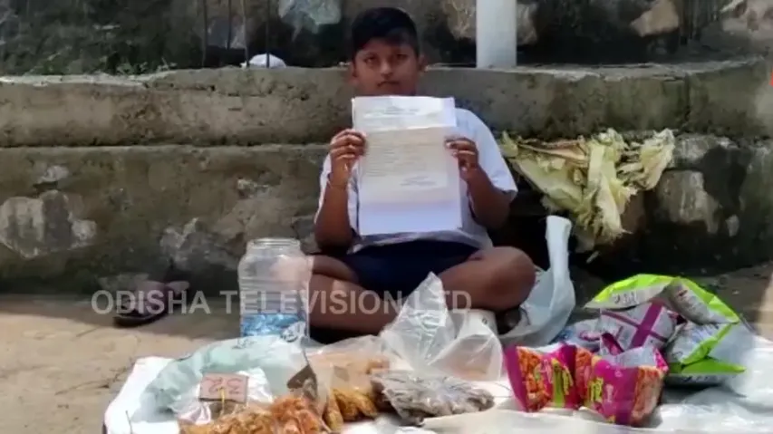 Refused admission, Ganjam student stages novel protest 