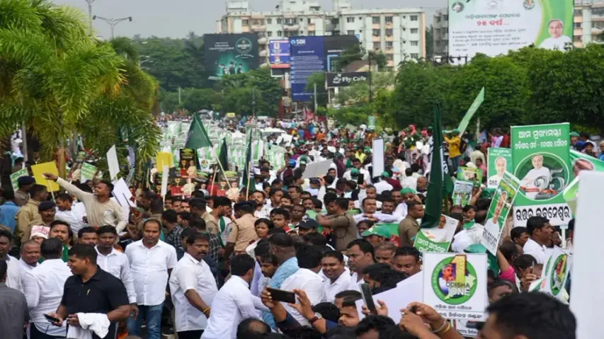 BJD organises massive rally to welcome CM Naveen