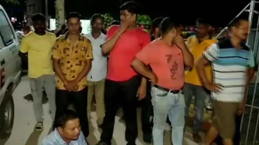 Deceased’s father stages dharna