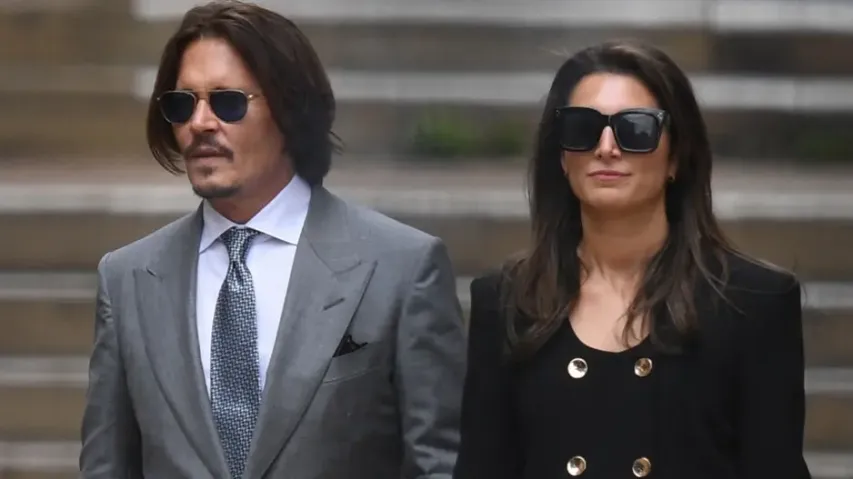 Jhonny Depp with his lawyer 