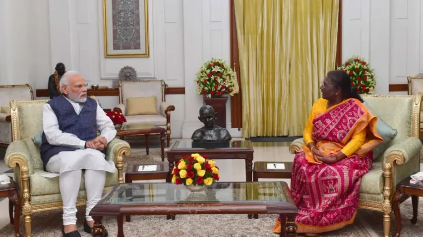 PM Modi calls on President Murmu, both exchange Diwali greetings