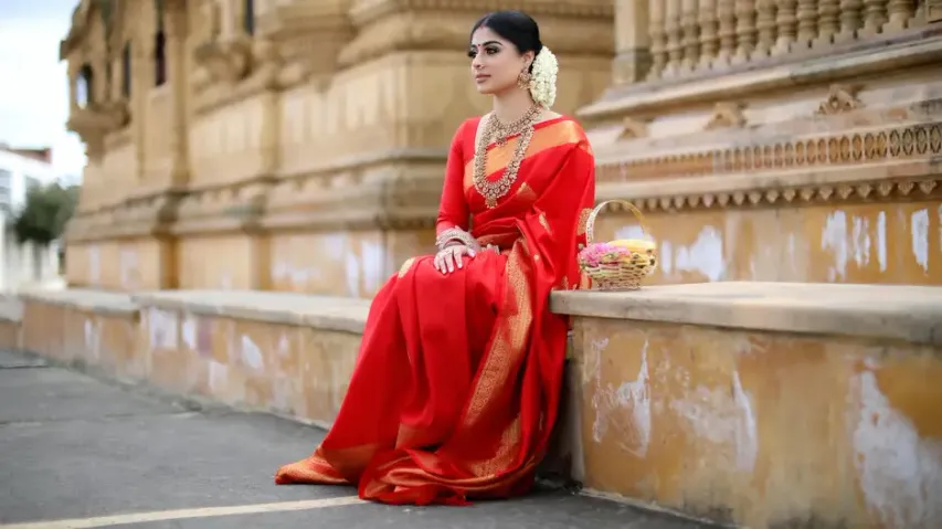  Best saree hacks to choose this festive season