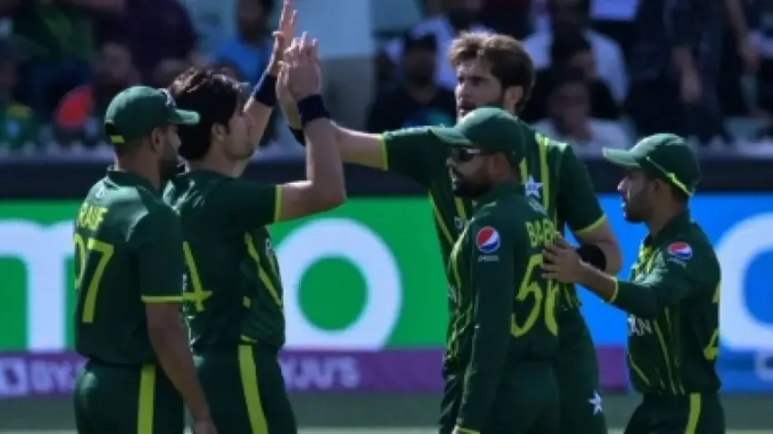 Pakistan confirm semifinal spot with five-wicket victory over Bangladesh