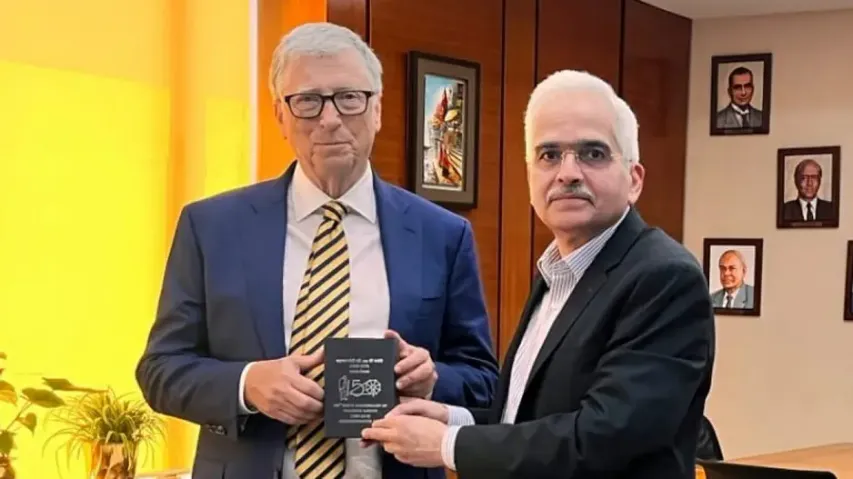 Bill Gates visits RBI office in Mumbai, holds discussions with Shaktikanta Das