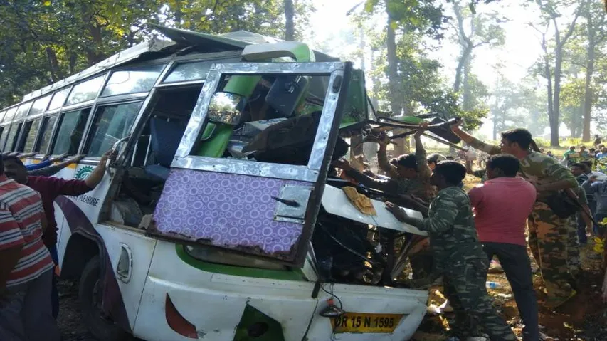 Passenger bus rams into tree in Sambalpur, 2 critical