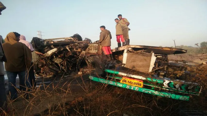 Oil tanker, truck catch fire in Angul