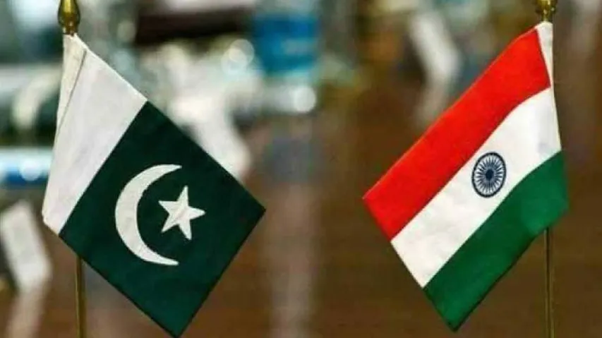 Imran's aide asks overseas Pakistanis to protest on Aug 15